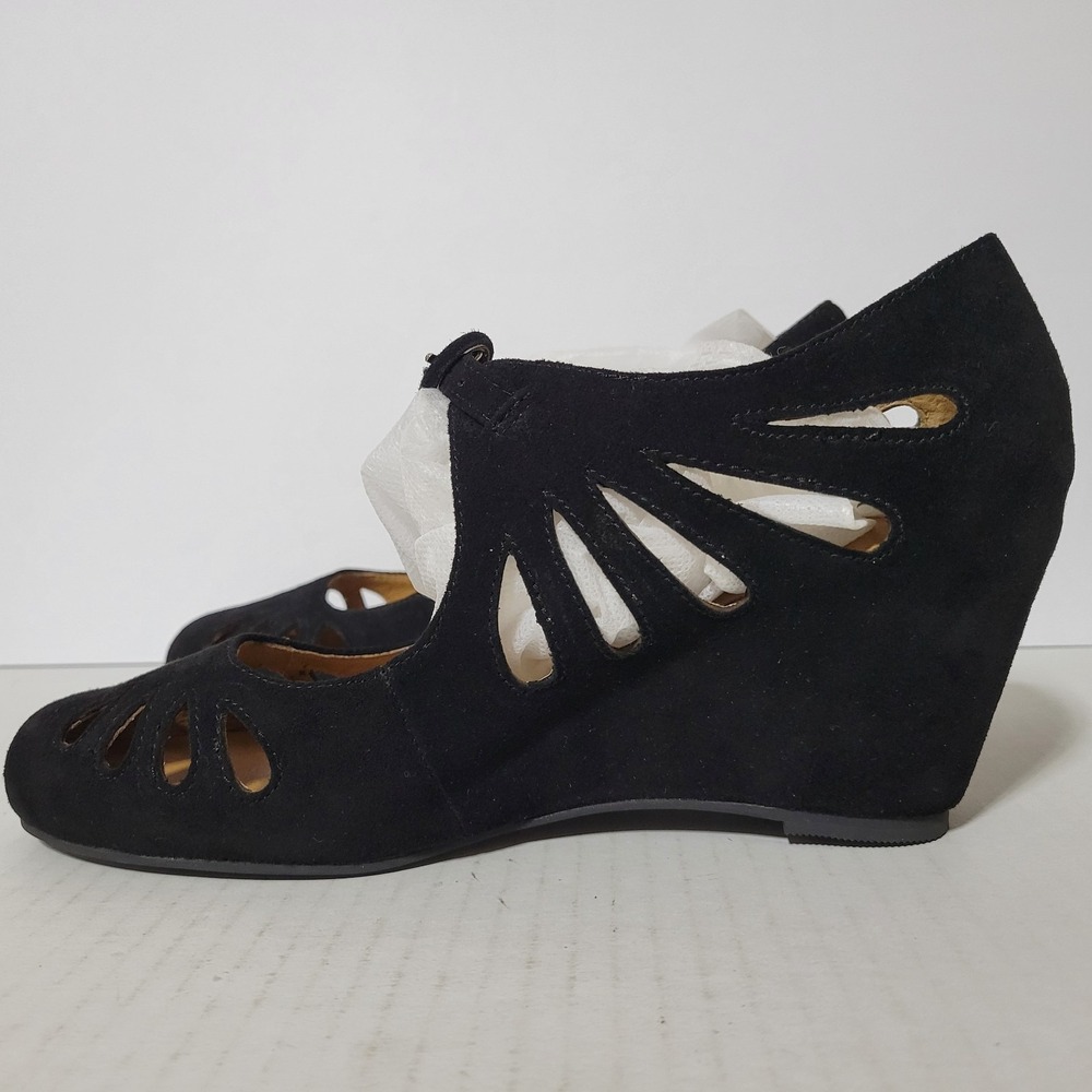 Jeffrey Campbell Edna Black Suede Cut Out Wedge Pumps Size 9M - Picture 2 of 8